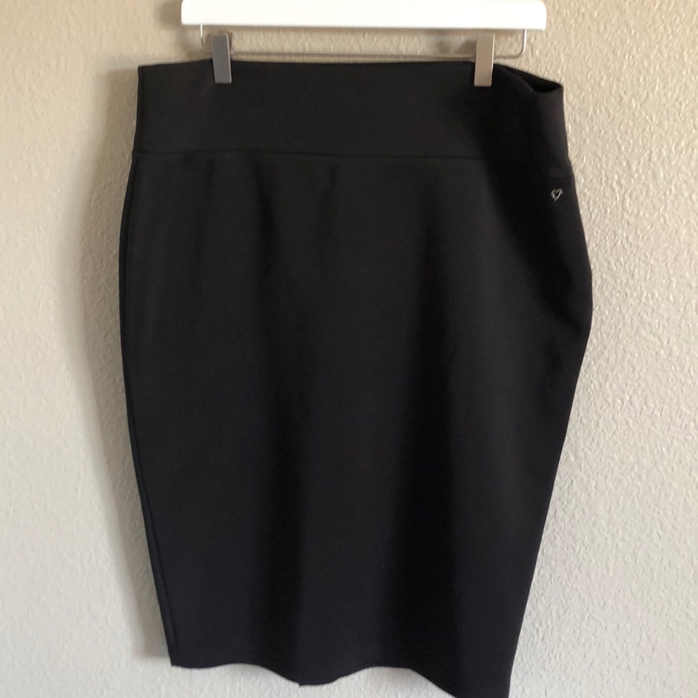 Thalia Sodi black scuba pencil skirt